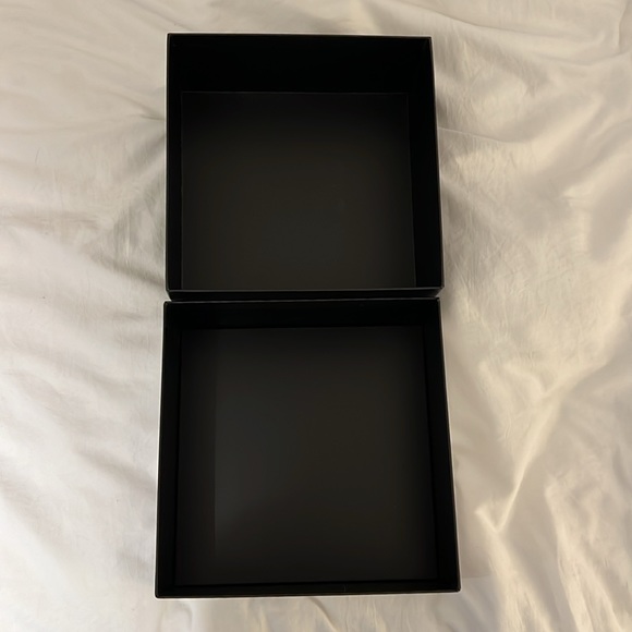 100% Authentic White & Black CHANEL Signature Box - Picture 5 of 6